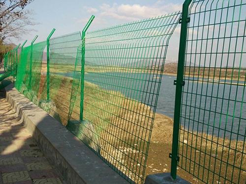 內(nèi)蒙古水庫護(hù)欄網(wǎng)工程案例